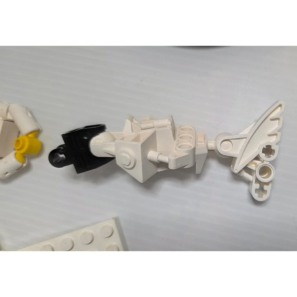 LEGO White‎ Bricks Lot Minifigure Parts Wings Specialty Pieces Bulk 1.6 lb